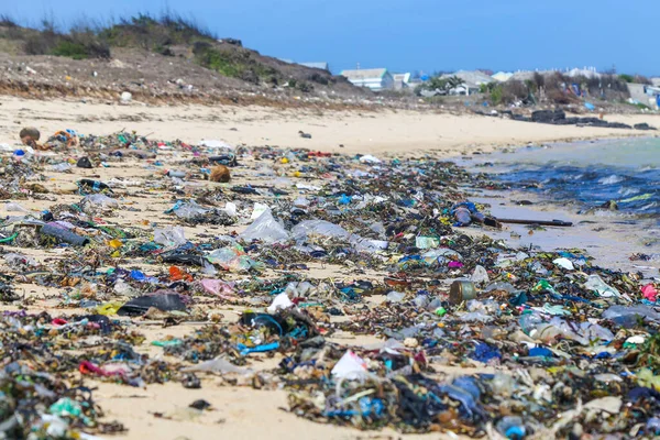 View Sandy Beach Full Plastic Garbage Ecological Problem Garbage Oceans — Stock Photo, Image