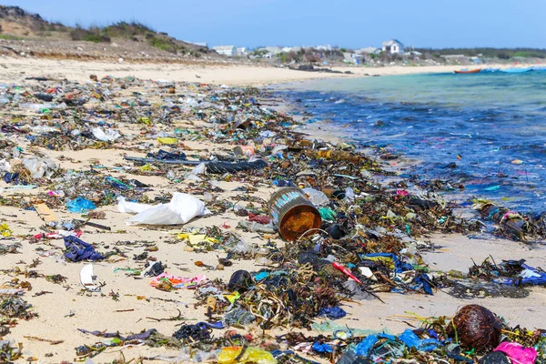 View Sandy Beach Full Plastic Garbage Ecological Problem Garbage Oceans — Stock Photo, Image