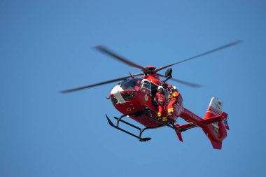 Bükreş / Romanya - Havacılık Gösterisi - 24 Eylül 2019: Şirin Helikopter Pilotu başparmak sallıyor