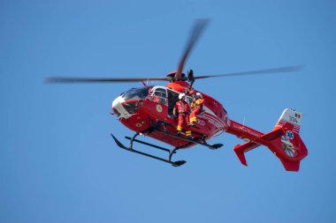 Bükreş / Romanya - Havacılık Gösterisi - 24 Eylül 2019: Şirin Helikopter Pilotu başparmak sallıyor