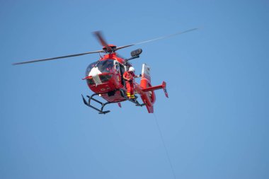 Bükreş / Romanya - Havacılık Gösterisi - 24 Eylül 2019: Şirin Helikopter Pilotu başparmak sallıyor