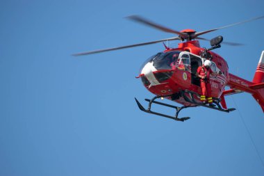 Bükreş / Romanya - Havacılık Gösterisi - 24 Eylül 2019: Şirin Helikopter Pilotu başparmak sallıyor