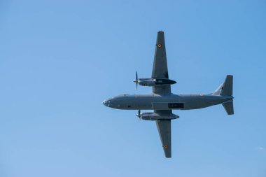 Bükreş / Romanya - Havacılık Gösterisi - 21 Eylül 2019: Gökyüzünde uçan An30 askeri uçak