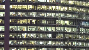  Ofis hayatının küçük bir parçasının zaman turları, büyük bir şehrin iş merkezinde bir gökdelende çekildi. Milyonlarca megacity sakininin çalışma günlerini gösteriyor..