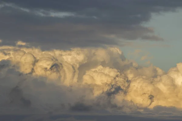 Cumulonimbus powerful clouds rainstorm and thunderstorm white clouds — Stock Photo, Image