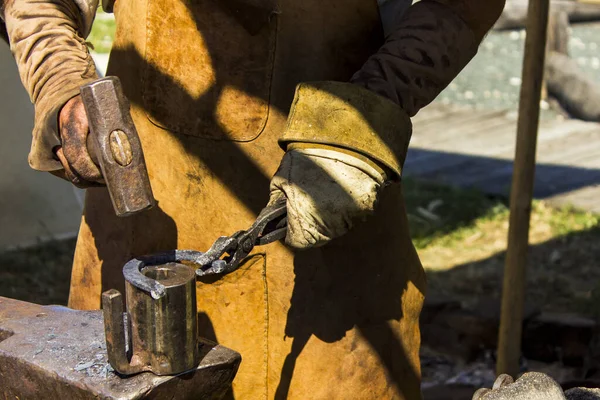 Smith Forges Horseshoe Street Master Class — Stock Photo, Image