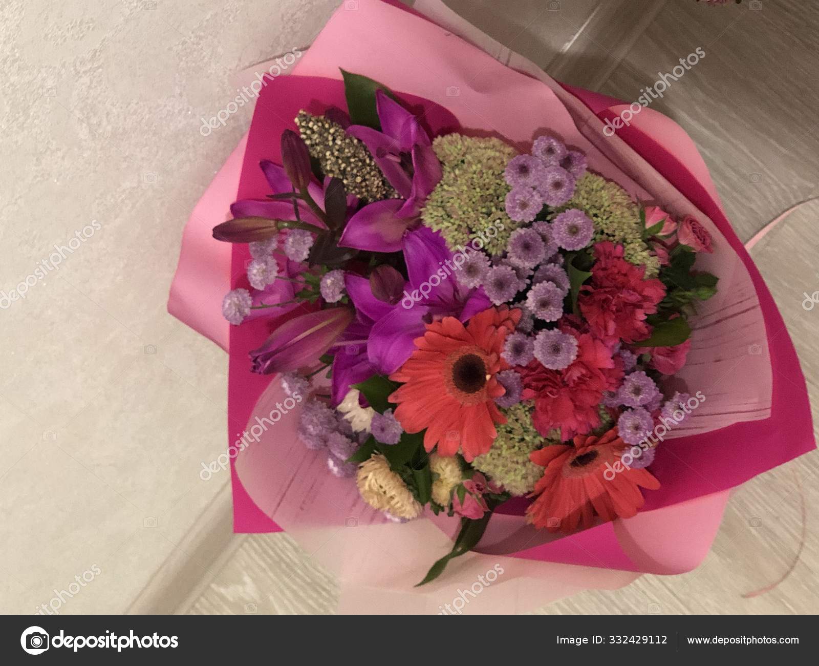 Bouquet Flowers Loved Ones Loved One Joy Happiness Eyes Being — Stock