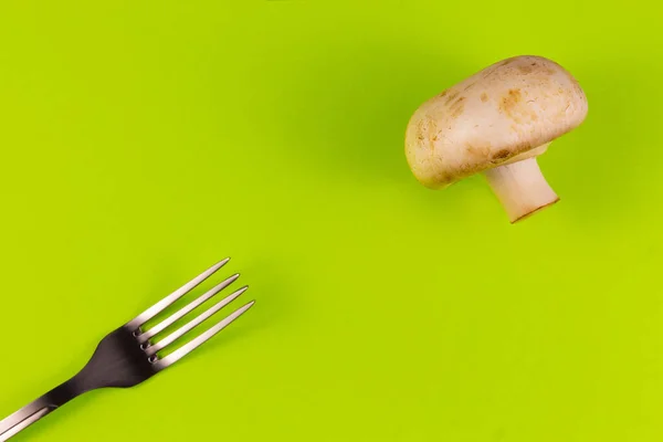 Fourchette Est Orientée Vers Champignon Champignon Sur Fond Vert Vue — Photo