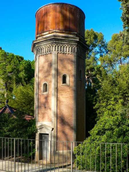 Torre Stoccaggio Conservare Acqua Circondata Alberi — Foto Stock