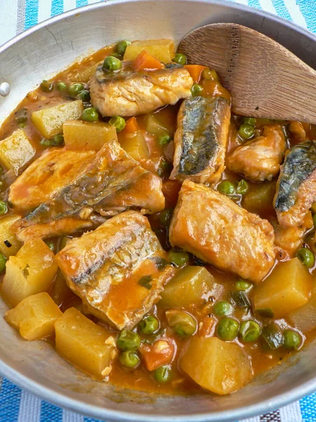 Frischer Thunfisch Eintopf Mit Kartoffeln Und Erbsen Alias Marmitako Baskenland — Stockfoto