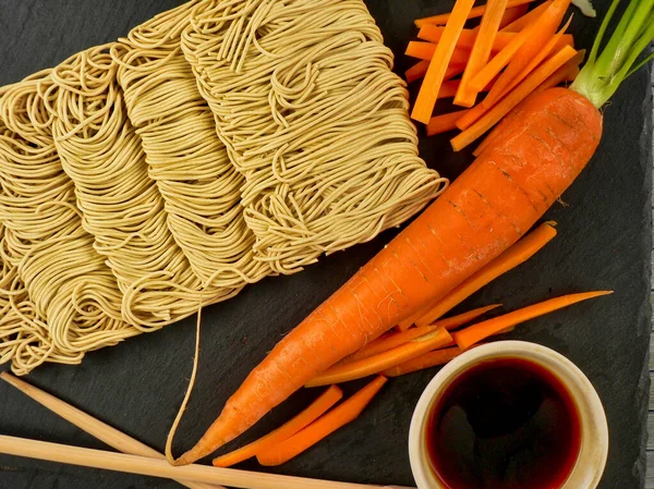 Ingrediënten Voor Thuis Koken Chinese Noedels Wortel Kool Soja — Stockfoto