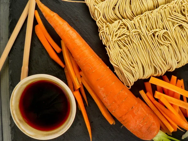 Інгредієнти Домашнього Приготування Китайської Локшини Морква Капуста Цибуля Сой — стокове фото