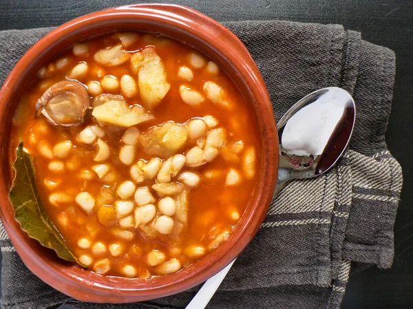 Spanische Asturische Fabada Einem Weißen Teller Löffel Auf Holztisch — Stockfoto