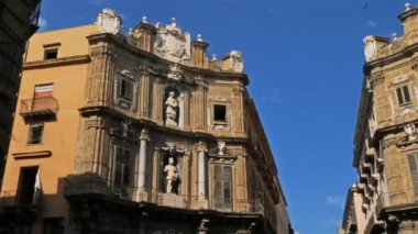 Quatro Canti, Palermo, Sicilya, İtalya. 17. yüzyıldan kalma Barok Binaları. Burası Piazza Vigliena olarak da bilinir..