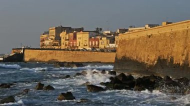 Syracuse, Ortygia, Sicilya, İtalya. Akdeniz 'de Lungomare d' Ortigia boyunca.