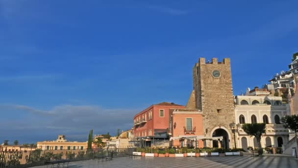 Taormina Sicílie Itálie Piazza Aprile Levé Straně Torre Dell Orologio — Stock video