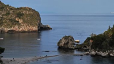 Taormina, Isola Bella, Sicilya, İtalya. Isola Bella, Taormina yakınlarında küçük bir adadır..