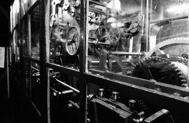 Hamburg 'daki eski saat.