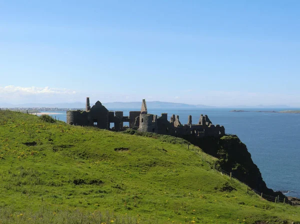 Castle on the hill — Stock Photo, Image