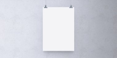 Duvarda asılı boş beyaz kağıt. Poster klipleri boş şablon modellemeleri.