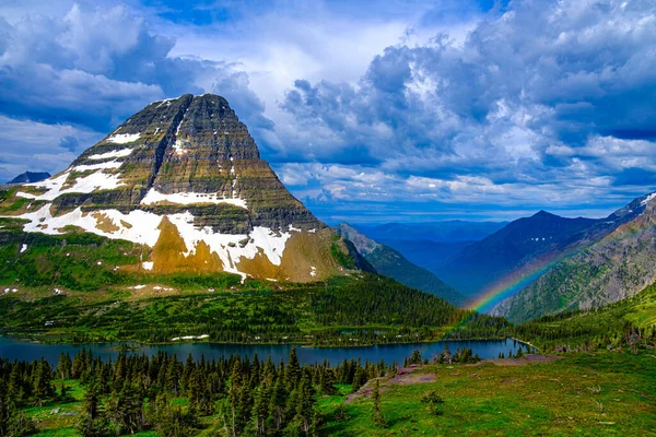 2403 Arc Ciel Forme Lorsque Lumière Soleil Frappe Montagne Après — Photo