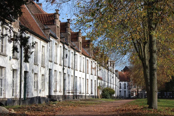 Belçika Nın Dendermonde Kentindeki Tarihi Alexiusbejnhof Güzel Sonbahar Manzarası Unesco — Stok fotoğraf