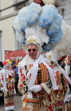 Aalst, Belçika, 4 Mart 2019: Geleneksel Aalsterse Gilles dansının bilinmeyen bir üyesi. Karnaval Unesco tarafından soyut kültürel mirasın bir olayı olarak tanınıyor..