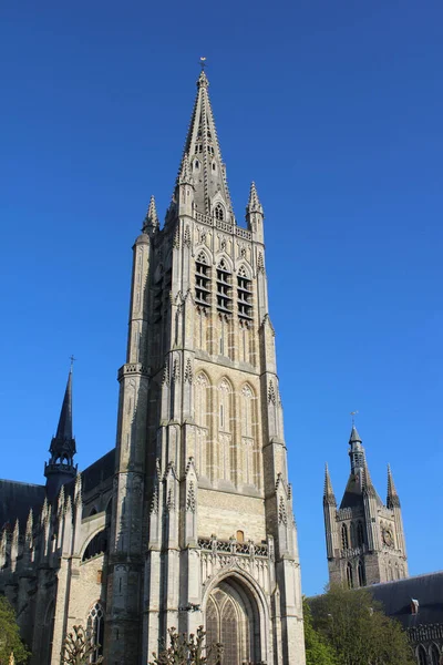 Außenansicht Der Wunderschönen Kathedrale Maartens Ieper Belgien Beleuchtet Von Der — Stockfoto
