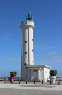Hourdel Deniz Feneri (Phare du Hourdel), Kuzey Fransa 'da Somme Körfezi' nin güney tarafındaki Hourdel noktasında yer alır..