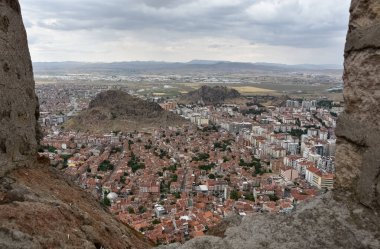 Afyonkarahisar, Türkiye, 28.07.2017 eski yerleşim yeri ve tarihi evler, Afyonkarahisar sokakları. Haber amaçlı..