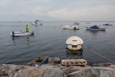 balıkçı barınağı, deniz, balıkçı tekneleri, manzara fotoğrafları.