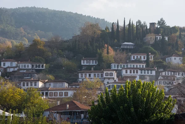 İzmir, Türkiye 26 Kasım 2017 Sirince Köyü ve tarihi evler. Haber amaçlı.