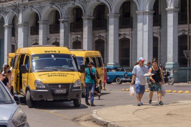 Havana, Küba, 6 Temmuz 2019. Havana Küba 'daki Metro taksi servisi..  