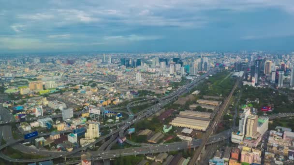 Panorama Widok z góry na miasto Bangkok z Baiyoke nieba — Wideo stockowe