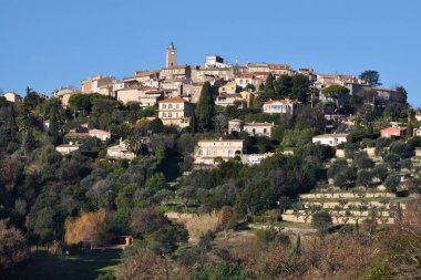 Fransa, Fransız Rivierası, Cannes 'ın bu tipik eski köyü ressam Pablo Picasso' nun ikamet yeriydi..