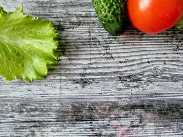 Varias Verduras Sobre Fondo Gris Lugar Para Texto Lechuga Pepino — Foto de Stock