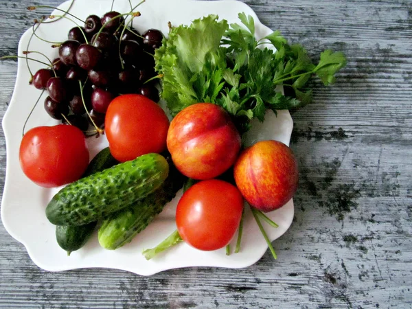 Verschiedenes Gemüse Und Obst Auf Dunklem Hintergrund Gesunde Lebensmittel Zutaten — Stockfoto
