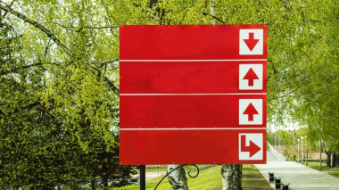 Yön, arkaplan ve maketli yol işareti