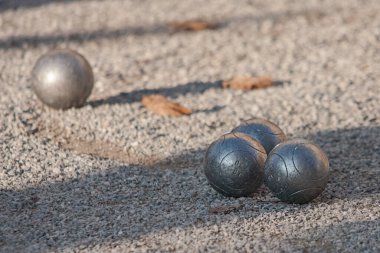 Bulls topları kumda