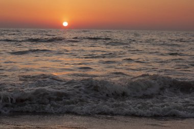 Hindistan 'da Candolim, Goa sahilinde gün batımı