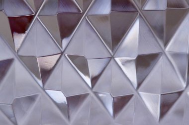 Modern kurşun kristal camların makro soyut desen görüntüsü parlak doğal ışığı yansıtıyor.