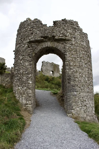 Stone Gateway Path Ancient Castle Ruin Ireland — Stock Photo, Image