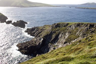 İrlanda 'nın Kerry ilçesindeki Dingle Yarımadası' ndaki Coumeenoole Körfezi açıklarında manzara manzarası