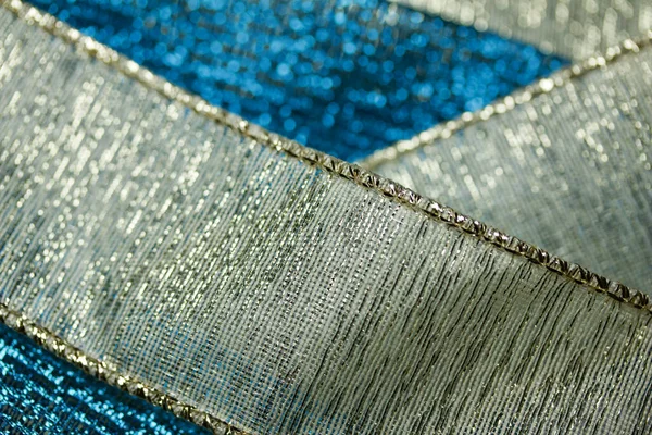 Makro Abstrakcyjne Tło Lśniącej Niebiesko Złotej Tkaniny Wstążki Tekstury Bokeh — Zdjęcie stockowe