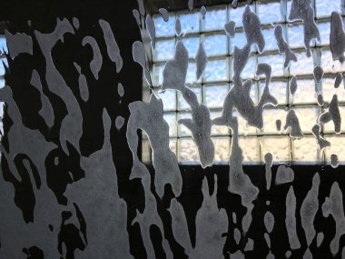 Otomatik bir oto yıkamanın doku görünümünü kapat