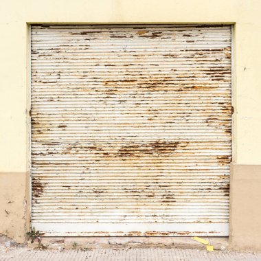Penceredeki boyanmış yaprağın dokusu