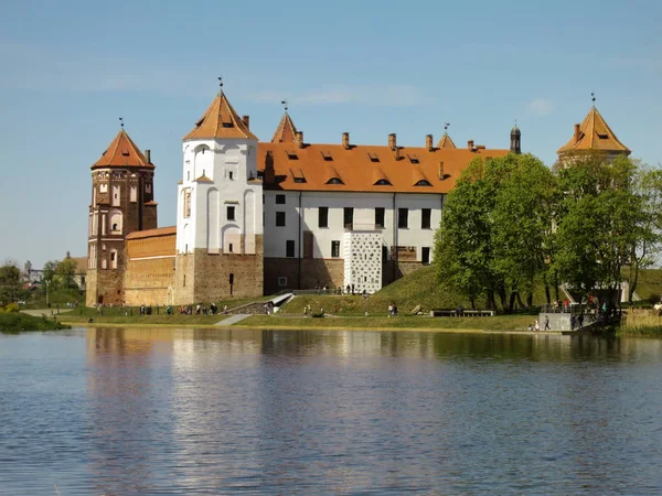 Landschap Met Een Prachtig Middeleeuws Kasteel Stad Mir Belarus Rode — Stockfoto