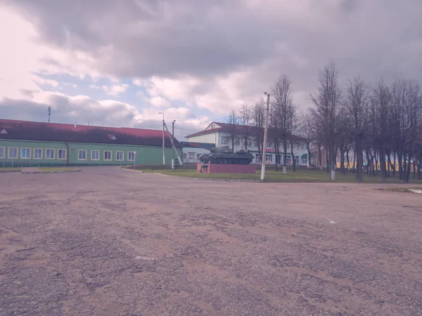 Tanque Pie Una Plaza Ciudad Senno Bielorrusia — Foto de Stock