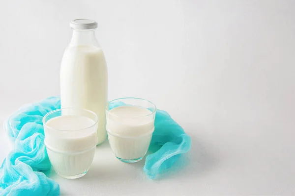 Kfir Buatan Sendiri Atau Yogurt Dengan Probiotik Pada Latar Belakang Stok Foto Bebas Royalti