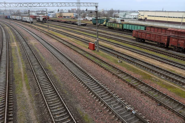 Järnvägsspår Med Vagnar Järnvägsstation — Stockfoto